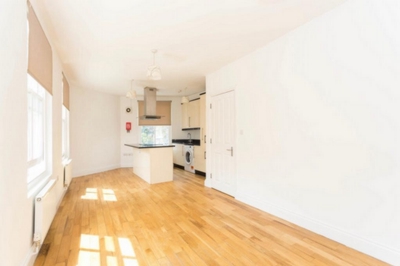 1 Bedroom Flat to rent in Elm Terrace, South End Green, London, NW3