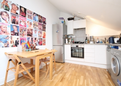 2 Bedroom Flat to rent in Beresford Road, Wood Green, London, N8