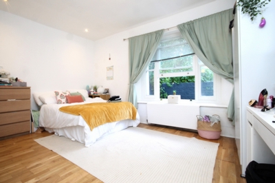 4 Bedroom Flat to rent in Hillmarton Road, Islington, London, N7