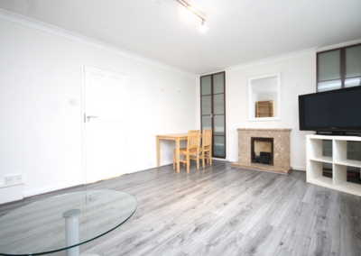 3 Bedroom Flat to rent in Abingdon Close, Camden Square, London, NW1