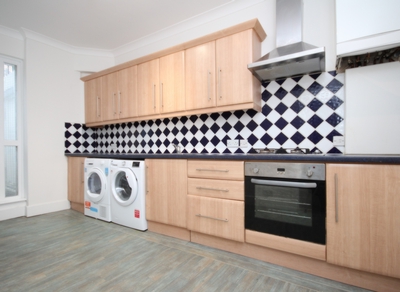 2 Bedroom Flat to rent in Warden Road, Kentish Town, London, NW5