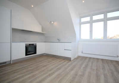 1 Bedroom Flat to rent in Green Lanes, Palmers Green, London, N13