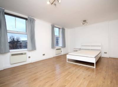 Flat to rent in Kentish Town Road, Kentish Town, London, NW1