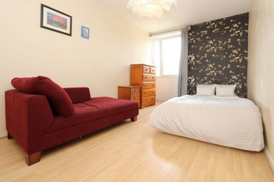 Double Room to rent in Hitchin Square, Bow, London, E3