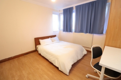 Double room - Single use to rent in Wilcox House, 80 Ackroyd Drive, Mile End, London, E3