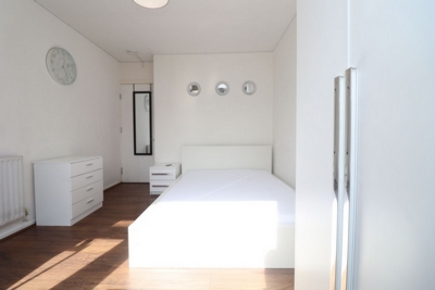 Double room - Single use to rent in Glengarnock Avenue, Island Gardens, London, E14