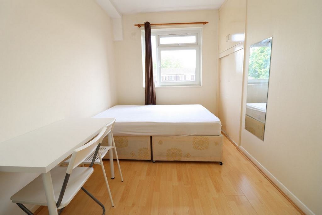 Double room - Single use to rent in Bow, London, E3