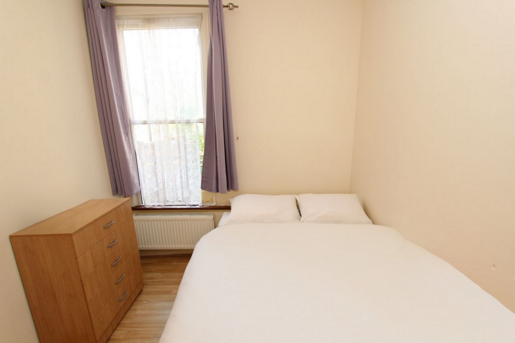 Double room - Single use to rent in Leyton, London, E15