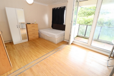 Double Room to rent in Tradescant House, Frampton Park Road, Hackney, London, E9