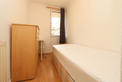 Single Room to rent in Hitchin Square, Victoria Park, London, E3