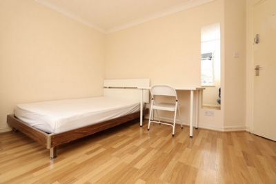 Double room - Single use to rent in Saunders Ness Road, Island Gardens, London, E14