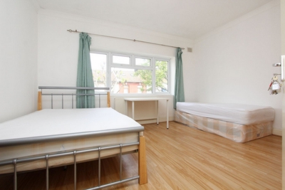 Double Room to rent in Colegrave Road, Leyton, London, E15