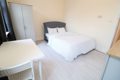 Double Room to rent in Cambridge Heath Road, Bethnal Green, London, E2