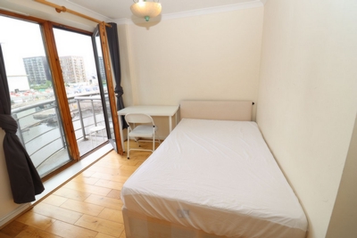 Double room - Single use to rent in Meridian Place, East Quay, London, E14