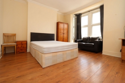 Double Room to rent in Manchester Road, Canary Wharf, London, E14