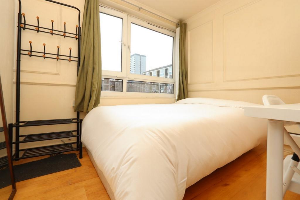 Double room - Single use to rent in Bow, London, E3