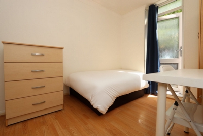 Single Room to rent in Manchester Road, Island Gardens, London, E14