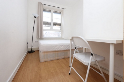 Double room - Single use to rent in Southey House, Browning Street, Elephant & Castle, London, SE17