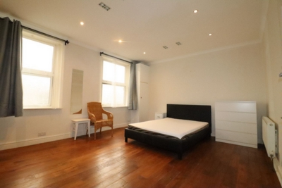 Double Room to rent in Oakington Road, Westbourne Park, London, W9