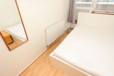 Double room - Single use to rent in Midship Point, the Quarterdeck, South Quay,Crossharbour, London, E14