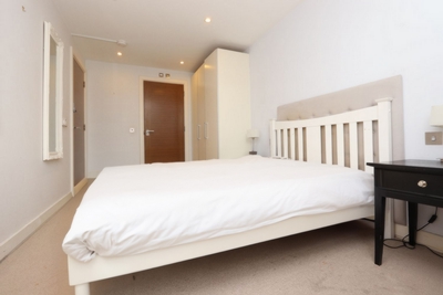 Ensuite Double Room to rent in Chaplin Apartments, Sylvester Path, Hackney Central, London, E8