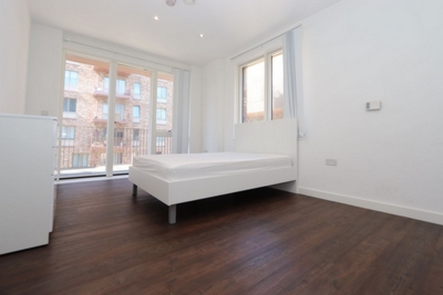 5 Bedroom Double Room to rent in Samuel Building, 9 Frobisher Yard, London City Airport,Gallions Reach, London, E16