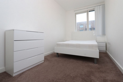 Double room - Single use to rent in Samuel Building, 9 Frobisher Yard, London City Airport,Gallions Reach, London, E16