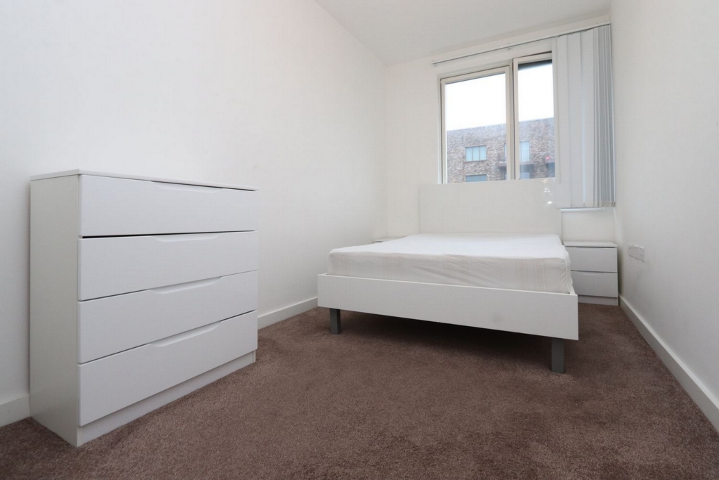 Double room - Single use to rent in London City Airport,Gallions Reach, London, E16