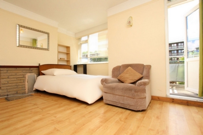 Double Room to rent in Cherbury Court, Cherbury Street, Hoxton,Old Street, London, N1