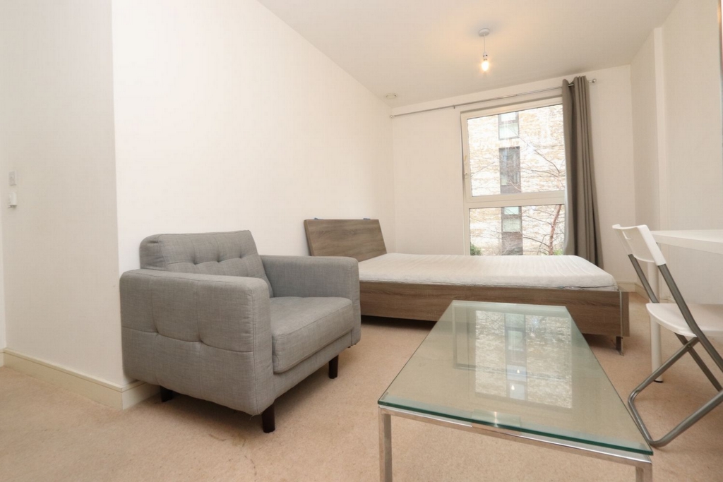 Ensuite Double Room to rent in Surrey Quays, London, SE8