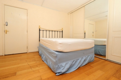 Double room - Single use to rent in 32 Fairfield Road, Bow, London, E3