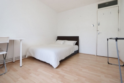 Double room - Single use to rent in Libra Road, Plaistow, London, E13