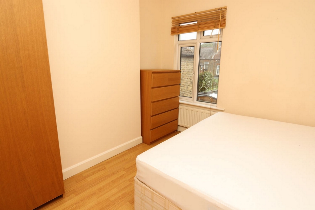 Double room - Single use to rent in Upton Park, London, E6