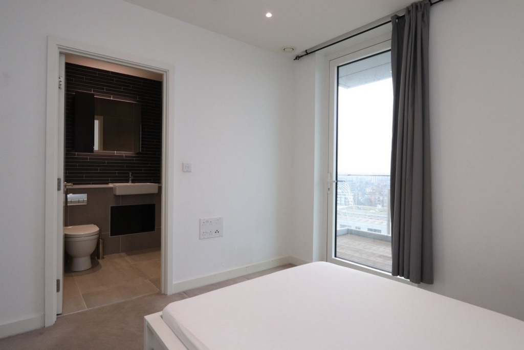 Ensuite Single Room to rent in Manor House, London, N4