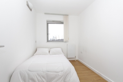 Double room - Single use to rent in Holly Court,John Harrison Way, Greenwich, London, SE10