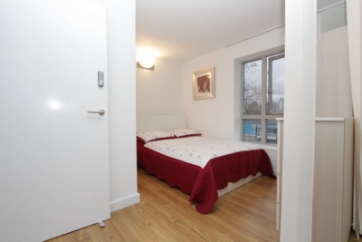 Double room - Single use to rent in Holly Court,John Harrison Way, Greenwich, London, SE10