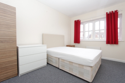Double room - Single use to rent in Princes Riverside Road, Canada Water, London, SE16