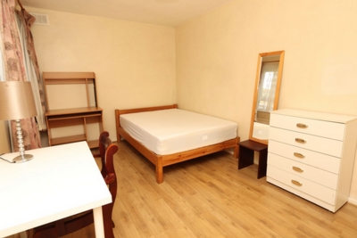Double room - Single use to rent in Barrett House,4 Victoria Road, Kilburn High Road, London, NW6