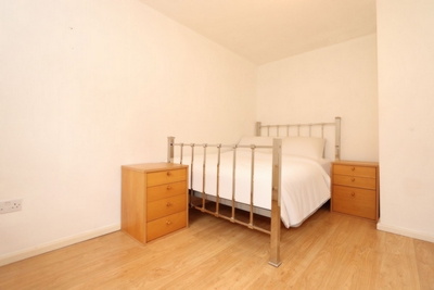 Double room - Single use to rent in Hornsey Road, Upper Holloway,Finsbury Park, London, N19