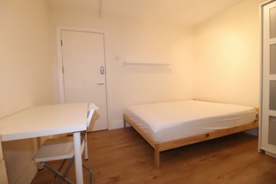 Double room - Single use to rent in Mason House,Frampton Park Road, London Fields, London, E9