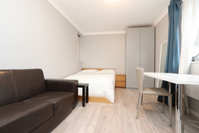 Double room - Single use to rent in Boardwalk Place, Blackwall,Canary Wharf, London, E14