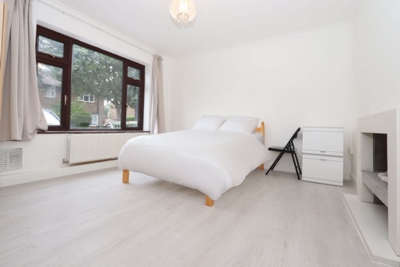 Double Room to rent in Murray Square, Royal Victoria, London, E16