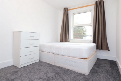 Double room - Single use to rent in Meyrick Road, Dollis Hill, London, NW10