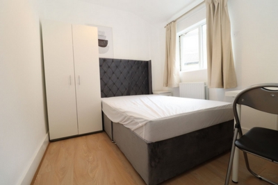 Double room - Single use to rent in Yeldham Road, Hammersmith, London, W6