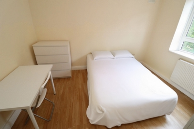 Double room - Single use to rent in Campbell House,White City Estate, Shepherds Bush, London, W12