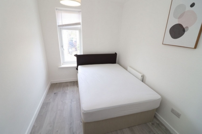 Double room - Single use to rent in Victoria Avenue, Hounslow, London, TW3