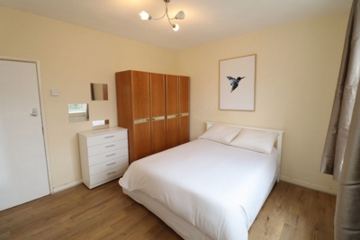 Double room - Single use to rent in Edgeworth House,Boundary Road, South Hampstead, London, NW8