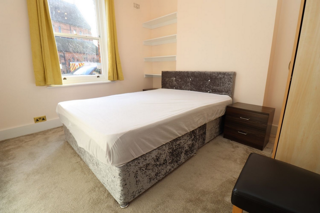 Double room - Single use to rent in West Hampstead, London, NW6