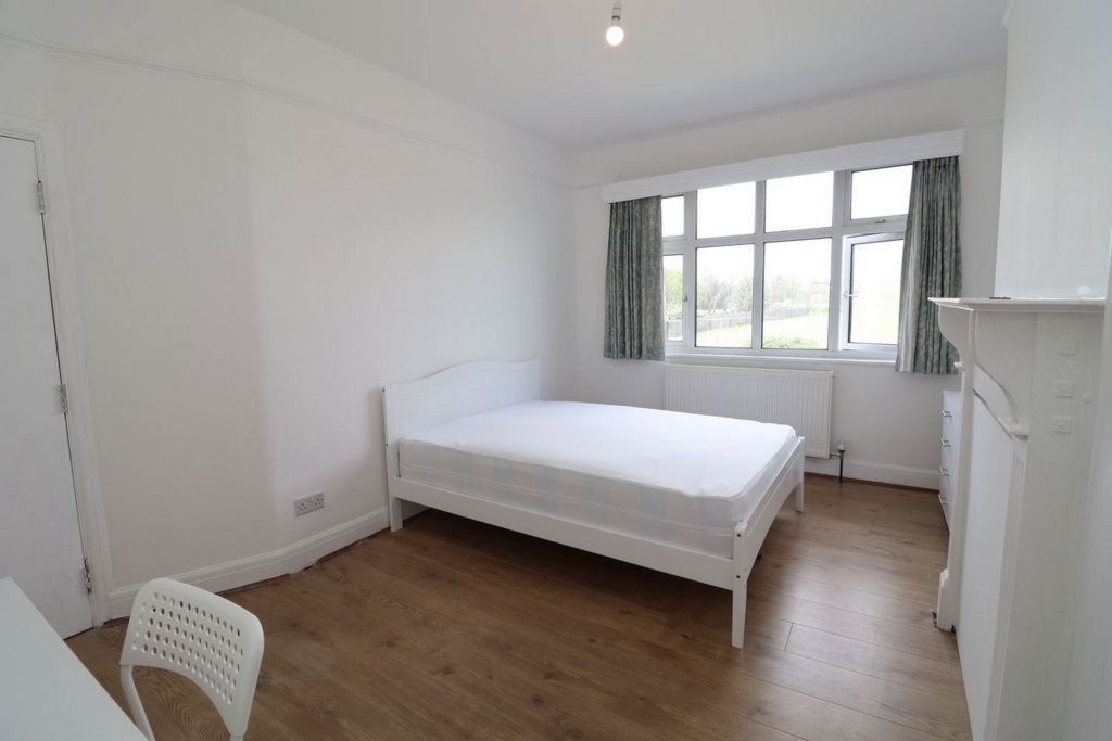 Double room - Single use to rent in Brentford, London, TW8