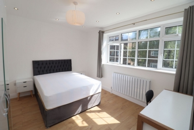 5 Bedroom Ensuite Double Room to rent in Duckett Street, Stepney Green, London, E1